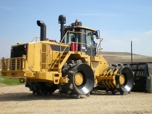 FLO Case Study - Landfill Compactor